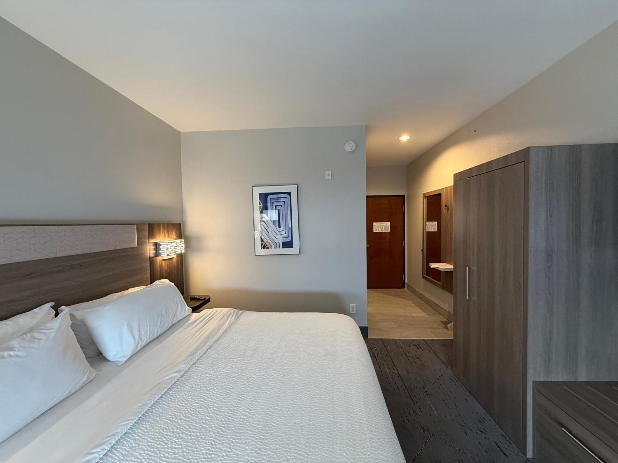 Holiday Inn Express Kenedy By Ihg Екстер'єр фото